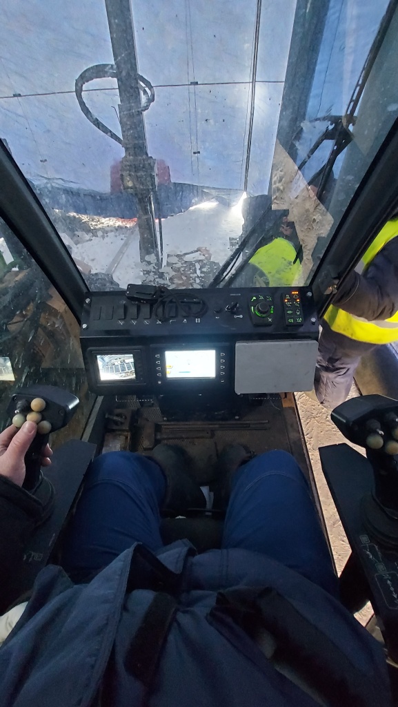 2025-12-12 14-20-06.JPG